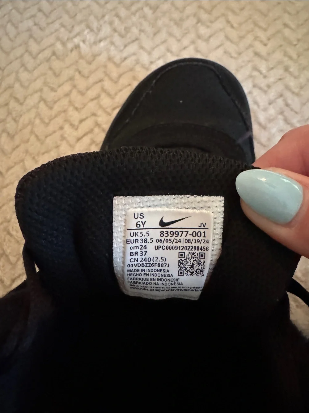 Nike Court Borough Mid sneakers Black Size 6Y